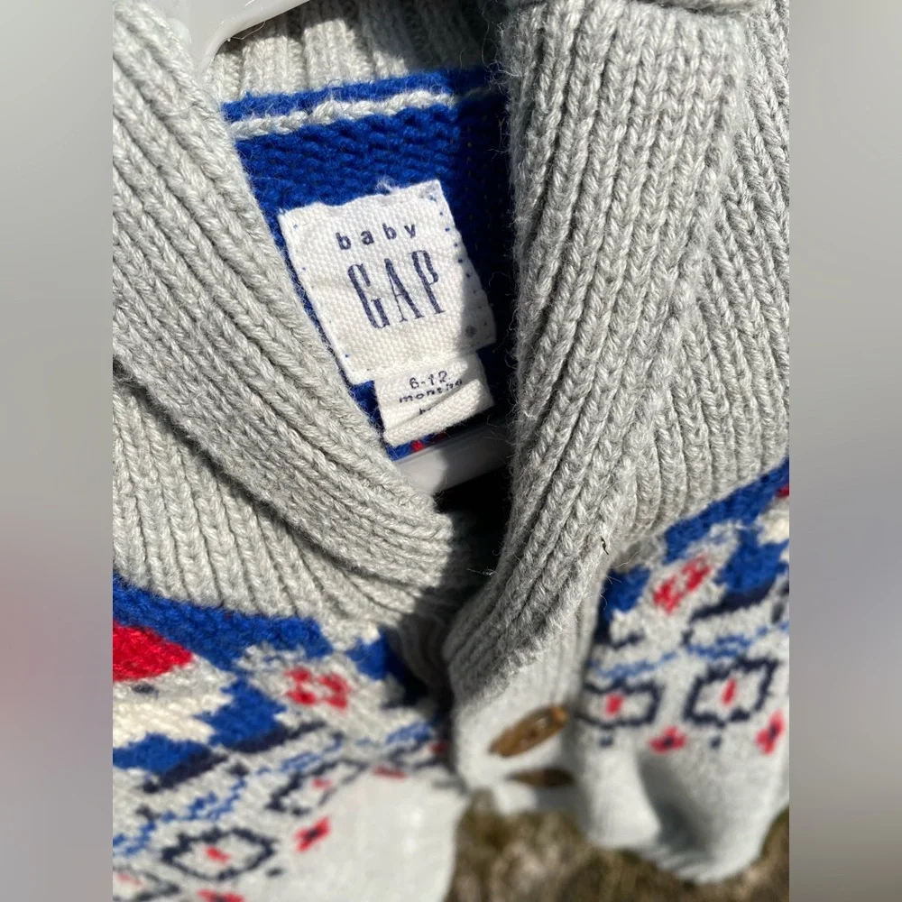 Gap Gnome sweater, 6-12 months - Picture 5 of 5